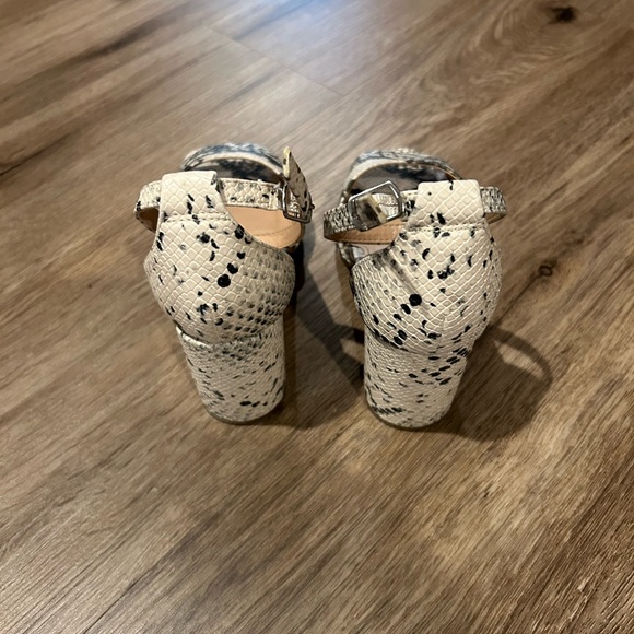 Steve Madden snake print Open toe heels - Picture 2 of 5